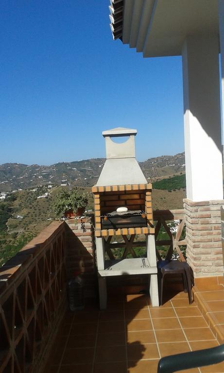 Casa Ana, Fantásticas vistas al pueblo, el mar y la montaña Frigiliana Exterior foto