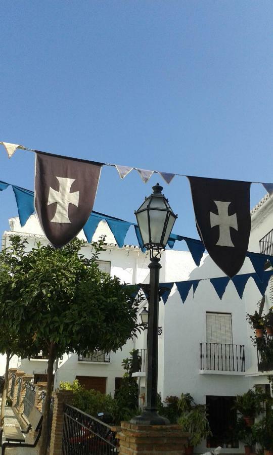 Casa Ana, Fantásticas vistas al pueblo, el mar y la montaña Frigiliana Exterior foto