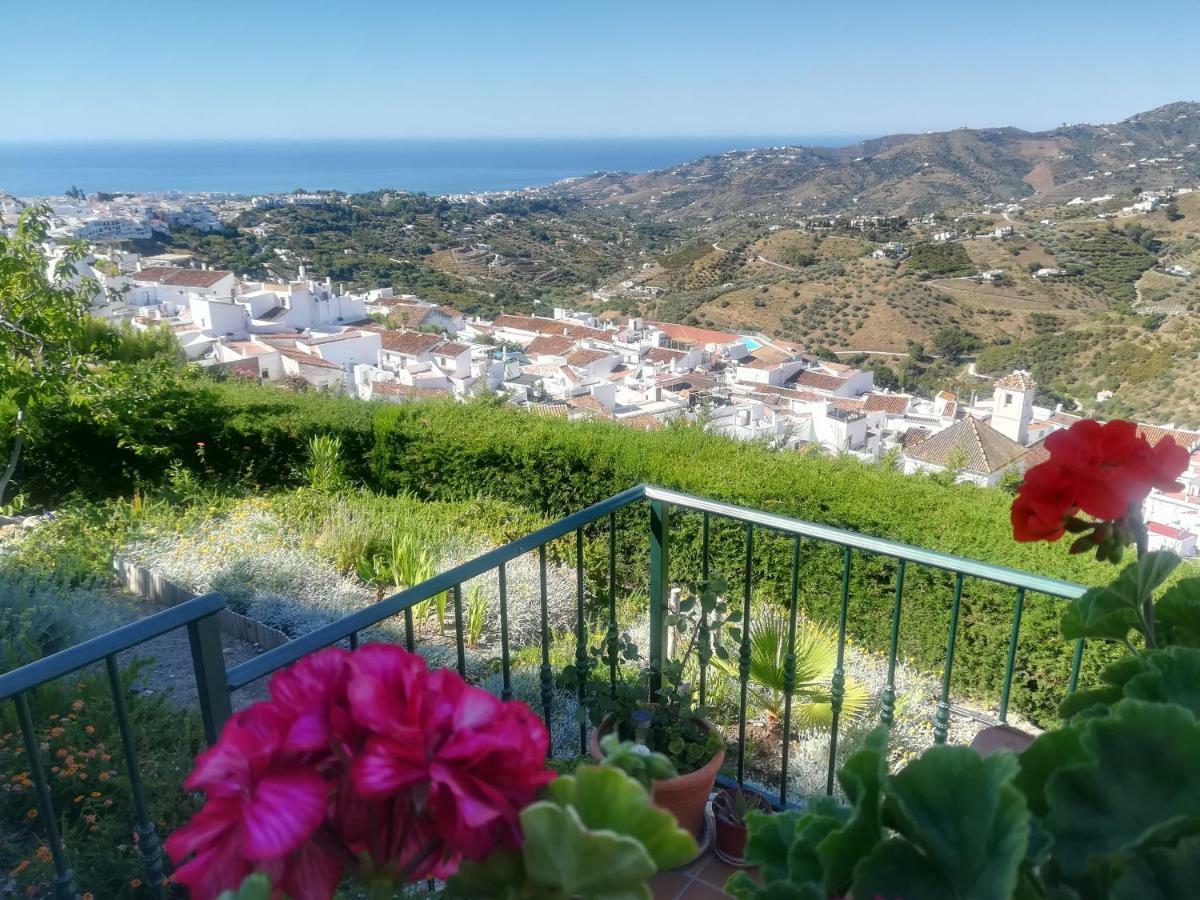 Casa Ana, Fantásticas vistas al pueblo, el mar y la montaña Frigiliana Exterior foto