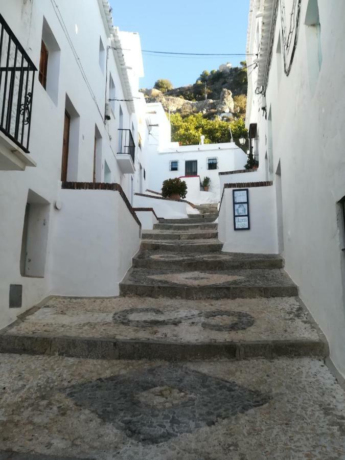 Casa Ana, Fantásticas vistas al pueblo, el mar y la montaña Frigiliana Exterior foto
